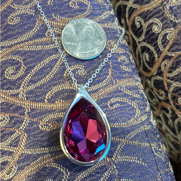 Handcrafted necklace with Swarovski crystal and chain - Picture 3 of 3